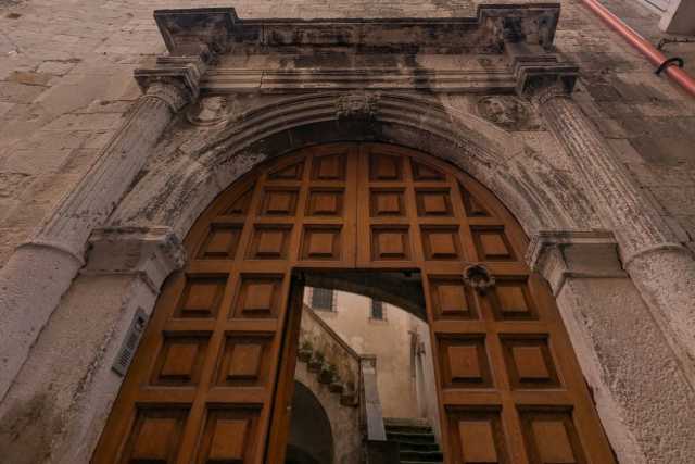 Palazzo Zizzi, quell'antico "libro in pietra" che racconta la storia architettonica di Bari